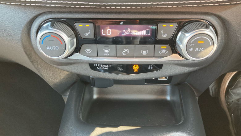 Nissan Juke 1.0 DiG-T 114 Tekna 5dr Petrol Hatchback